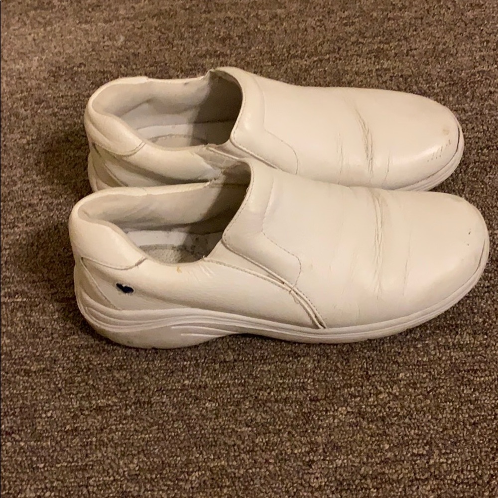 Nursing shoes